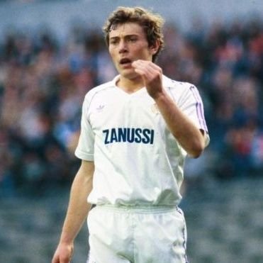 Real Madrid CF ⬜🟪 Selección Nacional 🇪🇦
Colaboro con @Memorias_Futbol
Intercambio o partidos a 1,5€ @macroskivideo
Paypal: https://t.co/bEFvCfvhBu