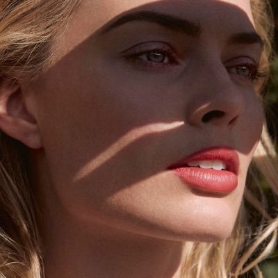 Australian actress and producer known for bold, transformative roles in film and TV, including I, Tonya, Barbie, and The Wolf of Wall Street.