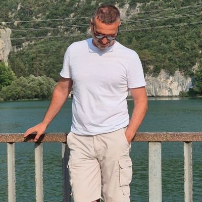 inprise's profile picture. Ne yazsam boş...