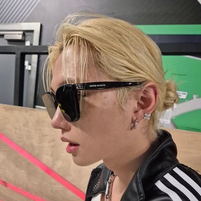 yonglinosbinnie's profile picture. 𝓬𝓸𝓾𝓹𝓵𝓮 🥟+🐤=𝓵𝓸𝓿𝓮 ➡︎𝓕𝓮𝓵𝓲𝔁 𝓬𝓬.    *saw skz*