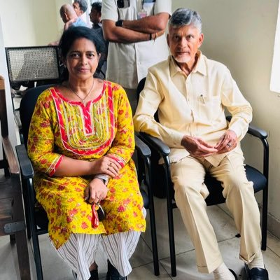 #TDPTwitter🚲🚲🚲 గత 45 సంవత్సరాలు గా వివిధ కార్మిక సంఘాలకు అధ్యక్షత వహిస్తూ కార్మికులే తన కుటుంబం గా భావించిన మహానుభావుడి కూతుర్ని JETTI.BHANU PRASAD MY DAD💪