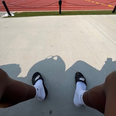 ynsluhroy_'s profile picture. 