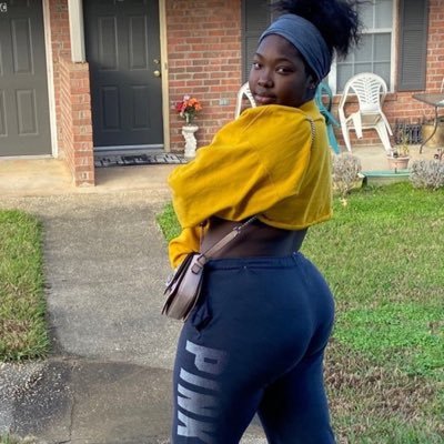 heyyy i’m za’niyah aka phata$$niyah lol. I sell content, do rates, massages, links, fts and more, just dm and ask lol