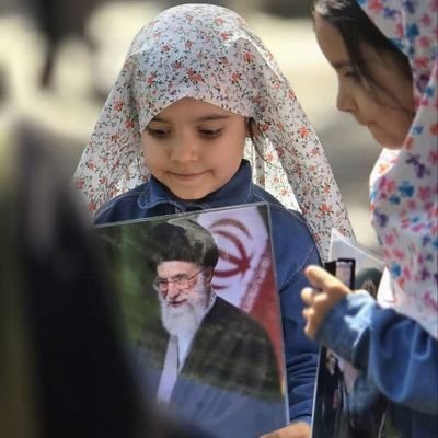 دهههشتادی | دانشجوی علوم سیاسی📚
بسیجی🌱
از دیار سردار دلها✌