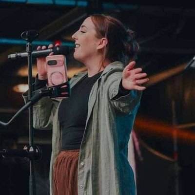 Graduate of The Brit School and BIMM Brighton. Professionally trained Vocalist and Performer🎓 Available for public and private events🎶