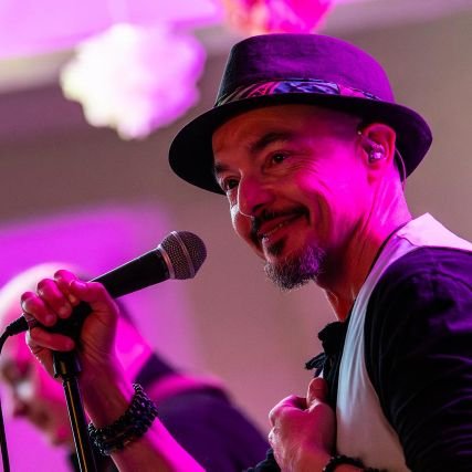 stini78's profile picture. Forza Nerazzurri 
Internazionale 
Io te lo canteroooooò ogni momento 
Quando scendi in campo
La maglia che tu indossi 
Io quello stemma meeeee lo porto dentro