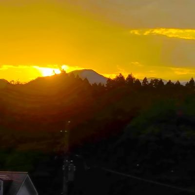 🇯🇵日本の歴史、文化、自然、伝統を守っていきたいです。
出来ない理由より出来る方法を。一霊四魂 吉田松陰 樋口季一郎 江川英龍 本居宣長 柴五郎 乃木希典
※無言フォロー失礼します🙇🙏
2022年7月9日芝公園🟠🎌2025年7月19日芝公園🟠🇯🇵
