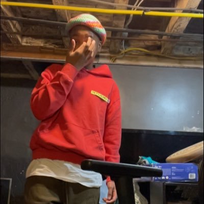 I only follow back strippers 💃🏽and bitches with OnlyFans 🥺🥺 if you a liteskin woman you prolly wanna exit y’all evil 👿 and won’t like this page