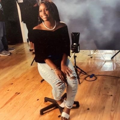 izzdanaeyy's profile picture. 