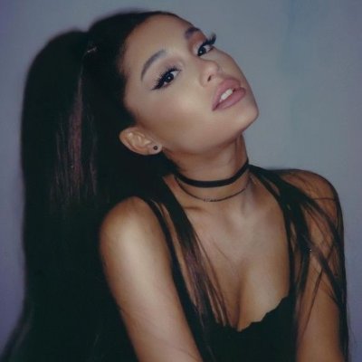 Neoszs's profile picture. "Arms crossed with the attitude, lips pouted" 🖤