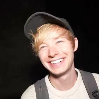 Hi my name is Hannah I am 15 years old and I wanna be a YouTuber when I'm older