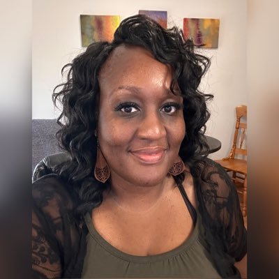 @melanintoxicate | #ContentCreator #CEO #Twipods & #SMIPA Winner 🏆 #CCCMBD 🤘🏾 •Encouragement •Inspiration •Laughter 🤗❤️
📧:tamara@tamarathedawn.com