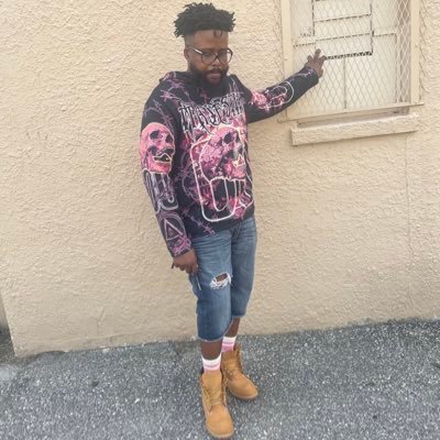 The Official Page of Comedian Simon ... from Wash Dc .. follow me on IG @Simonsayscrazy2