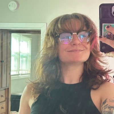 26 | Spicy Dancer | Bartender | 🐶 x2 | Just your regular Midwest girlie | K🤍