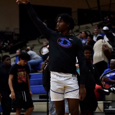 25’/6’4/210Ibs/3.7GPA/SG/ Combo Guard Student Athlete 🏀📚Uncommitted Habakkuk 2:3 💙#AGTG✝️4092618970-Phone Khawk4life@gmail.com