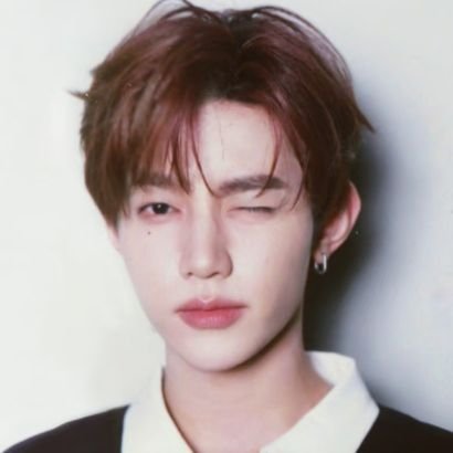 blueskyjjanghao's profile picture. ganti owner ❤️