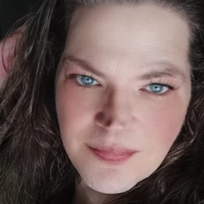 Just a TN gal with a bit of a foul mouth. Blunt, sarcastic, funny. Pro-Gun, Pro-Life, Pro-America.