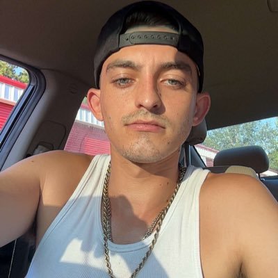 telle est la vie🍻 dont take me serious this shit not real life