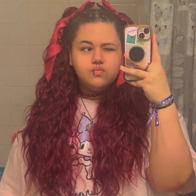 ||25||she/her|| blm || 1312 || hi ān welcome to my shitshow. here is where youāll find me obsessing over kpop ((saw skz 3.23.23))
