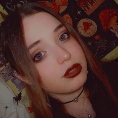 ✨️Lover of astrology🌙
🌱Green witch🌱
🥀Herbology🥀
🎮Console gamer🎮
