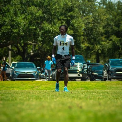 3 ⭐️⭐️⭐️ C/O 2026 Fort Meade Middle Senior High. NCAA ID: 2505614642 |3.8 GPA |6-1 185 pounds Wr/DB|Cell:863-640-7262 Head Coach number (863) 448-7441