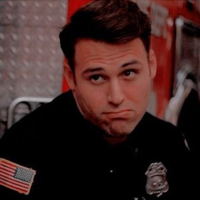 ineffablediaz's profile picture. defensora #1 de eddie diaz | 27 • she/her