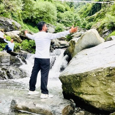 ਜਿਹੜੀ ਸੋਚਾਂ 🤔 ਨਾ ਉਹ ਵੀ ਮੰਨ ❤️ ਲੈਂਦਾ, ਦੱਸ ਕਿਵੇਂ ❓ ਭੁੱਲ ਜਾਵਾਂ ਪੀਰ 🤲 ਨੂੰ .....!! @saintdrmsginsan 🥺🌍💕 #SaintMSG 🙏🏻🙏🏻