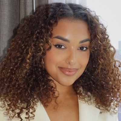 @AshNicoleMoss