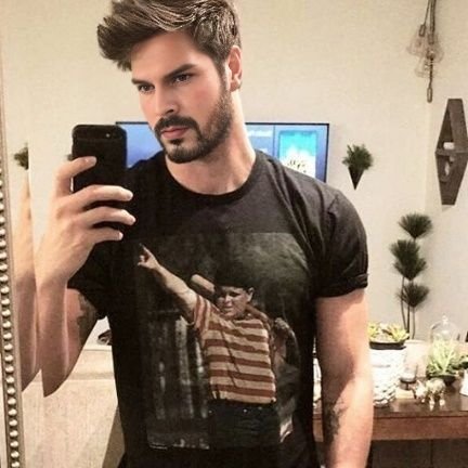 eduardobxrdxnpy's profile picture. 👑