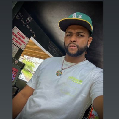 Soy del área metro 🇵🇷 Busco hacer amistades, panas para prender en tranquilidad (🍁420), pasarla bien.