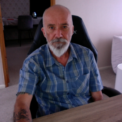 r4di0h4ct1v8's profile picture. 