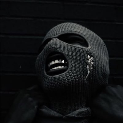 whogotpickzzz's profile picture. TakeTheRiskOrLoseThChance🎲