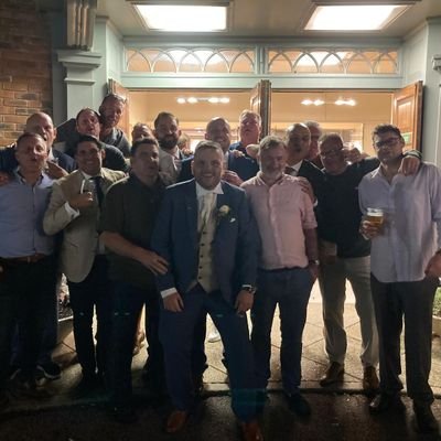 SG6 born,Gooner,NY Giants,Dial Square,England away and a bit of https://t.co/hWlyvRdk3W pill'd to fuck