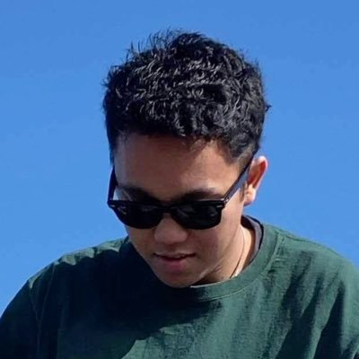 muizahg's profile picture. Sharing my journey building thezis, a new take on the text editor.