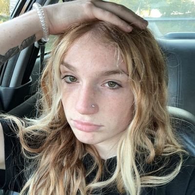 19y/o Financial domination | the hottest brat you will ever see| Follow my backup @linds3yworld |I only respond to tribute $30 | Youpay | FFM | Crypto | GC |