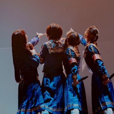 shinokuro0311's profile picture. 家族で新しい学校のリーダーズ推してます！

息子→SUZUKAさんKANONさん推し
娘→RINさんMIZYUさん推し
私→RINさん寄りの箱推し
夫→箱推し

『新しい学校はすゝむ』ツアー、仙台はソロ、名古屋は家族で、大阪はお優しいパイセンのご厚意でご一緒に、登校予定です✨
