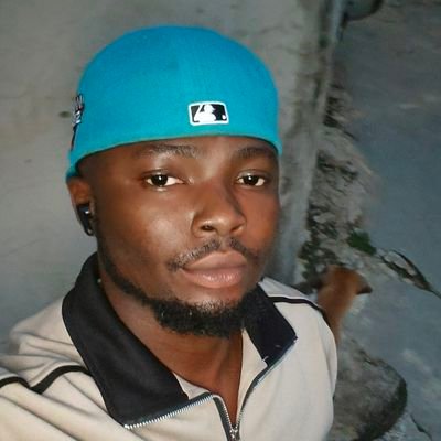 Official_filayo's profile picture. Wizkid FC 🔥 Manchester United ❤️
always love good music 🎵🎶🇳🇬