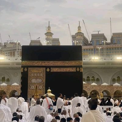 تو انقلاب کی آمد کا انتظار نہ کر
جو ہو سکے تو ابھی انقلاب پیدا کر