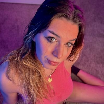 ð trans girls next door..... with a mysterious ð https://t.co/6xZ51AS945