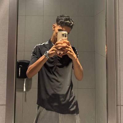 Y9paoulo's profile picture. +212