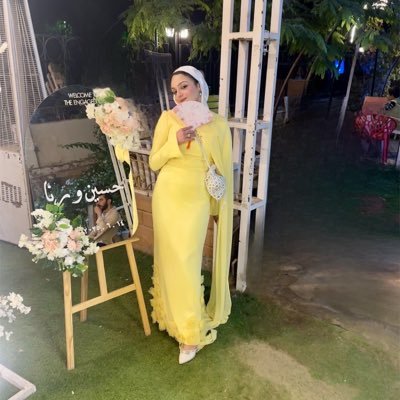 History lover, bookworm, skincare addict , glowing and growing in my healing era.