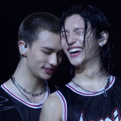 💦 🌊
NO to boycotters or 🍉/🍃
100% lockdown
BL🌈
Old Delulu
ONLY SKZ
8 is fate
No hate against SKZ🛑
Hyunlix🥟🖤🤍🐥🍓🥝
Lino🐰
🦁💚🐭OG
🐰❤️💚🦁BJYX