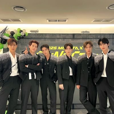 #몬스타엑스 - #셔누 - #원호 - #민혁 - #기현 - #형원 - #주헌 - #아이엠 - #몬베베 - #위니 - #우니베베 - #대상스타엑스 - #대상베베
~ I think the best fandom comes from the best group ~ ⁷