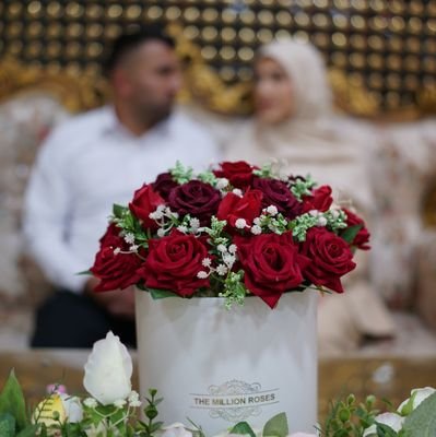 متاهل🫀/همسر👫/مادر👶/نقاش 👩🎨/ دانشجو👩🎓/
و یه نویسنده ی متناقض نما