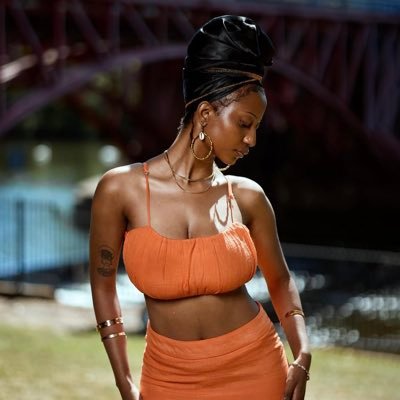 Photographer & Visual Artist | Weddings, Events, Interiors | Based in Scotland 🏴 🇬🇧 | Public Health MSc | Content Creator on YouTube & IG
