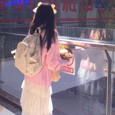 bOvAiwmDJ0fABe4's profile picture. 日本で一人暮らしをしていて、私を好きになってLINEを追加することができます：https://t.co/x1AOAAXcNv