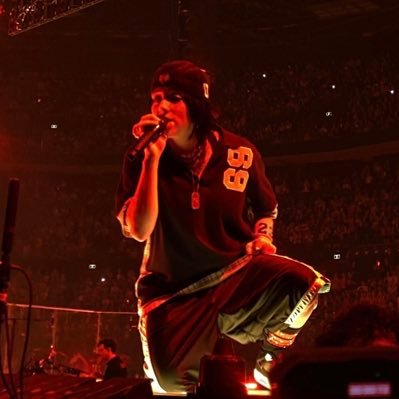 justJc77's profile picture. ~^.^~ edtwt final boss , just your average teenage girl who hates herself 🙏 she/they Lesbain with blue hair (fear me)