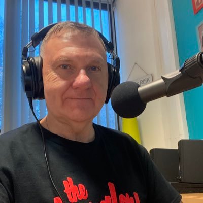 Broadcaster on Wirral Wave Radio. Live shows featuring unsigned bands, singer/songwriters. cliff@wirralwave.co.uk