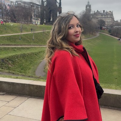 Economista, comunicadora digital, escritora a los anocheceres y madre reciente a tiempo completo.