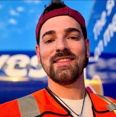 Johnhughes___'s profile picture. Lover of good trades. Risk taker